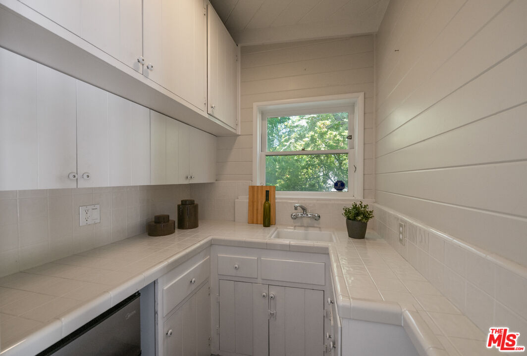 5404 Topeka Dr