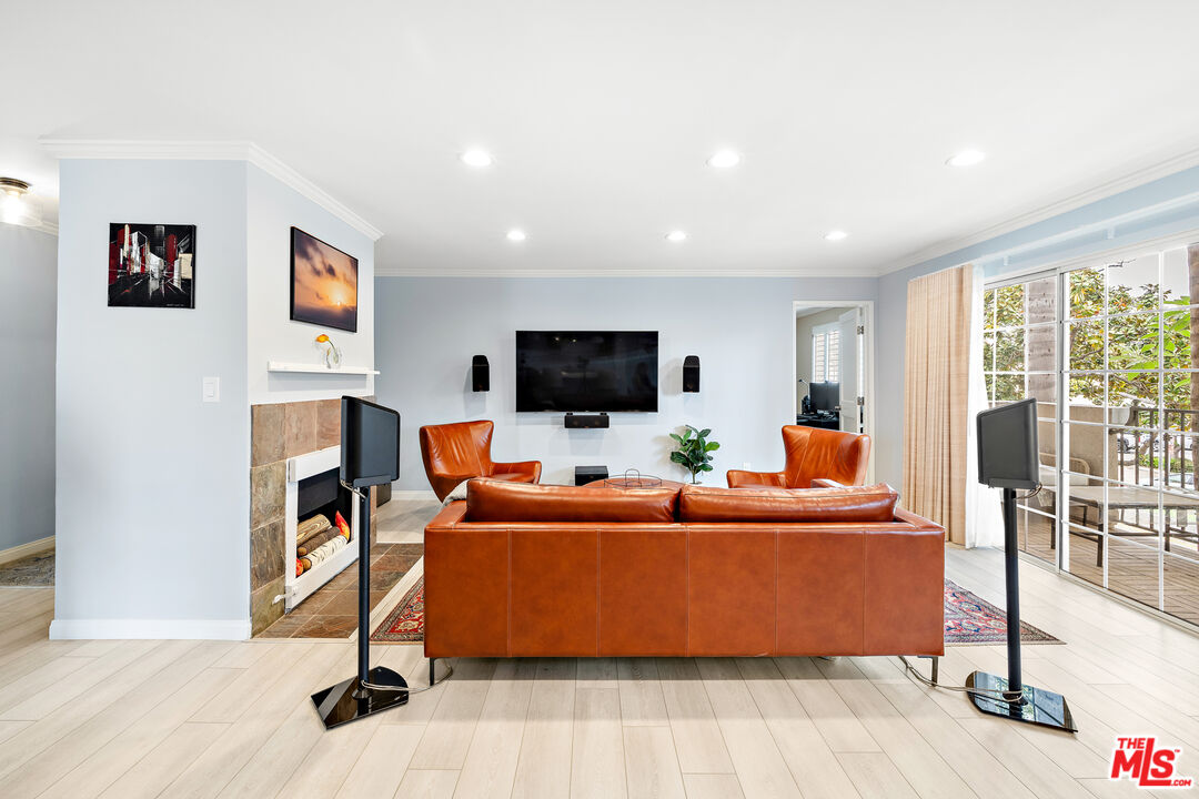 1228 14th St Unit: 201