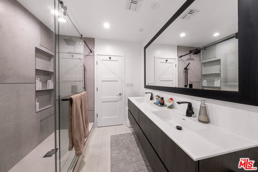 3144 Corda Dr