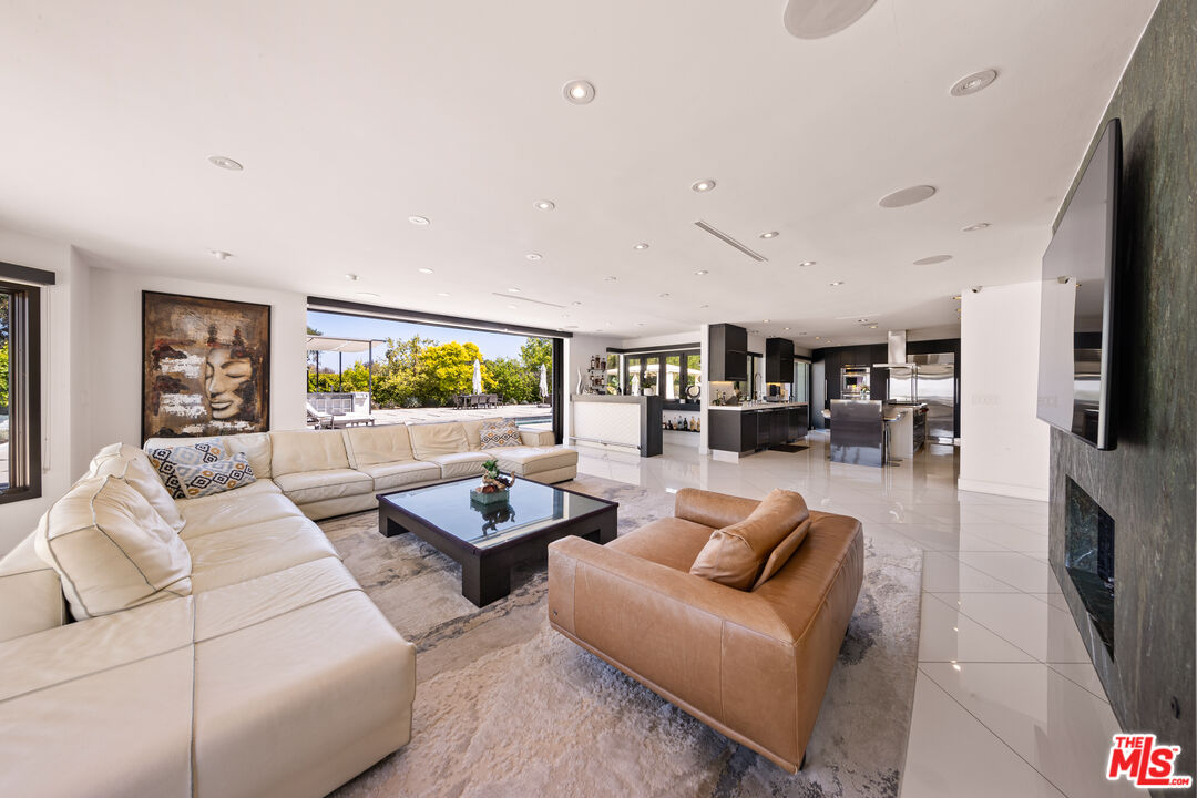 3144 Corda Dr