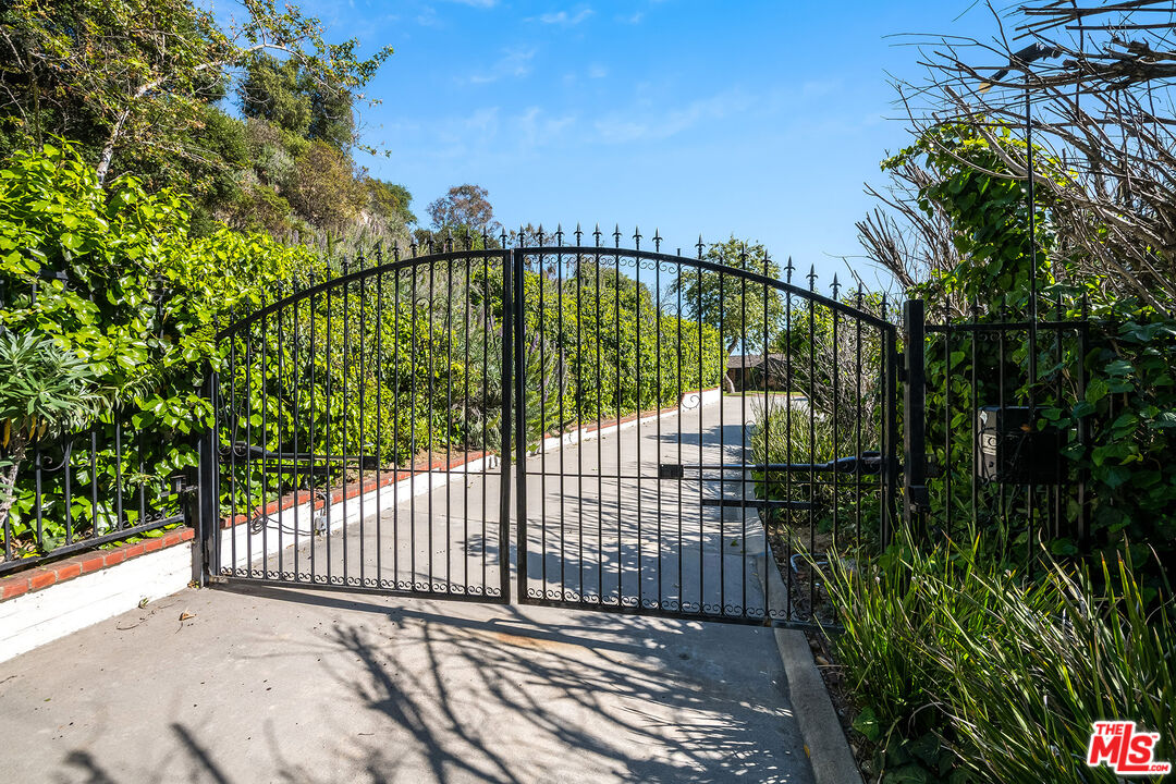 11222 Bellagio Rd