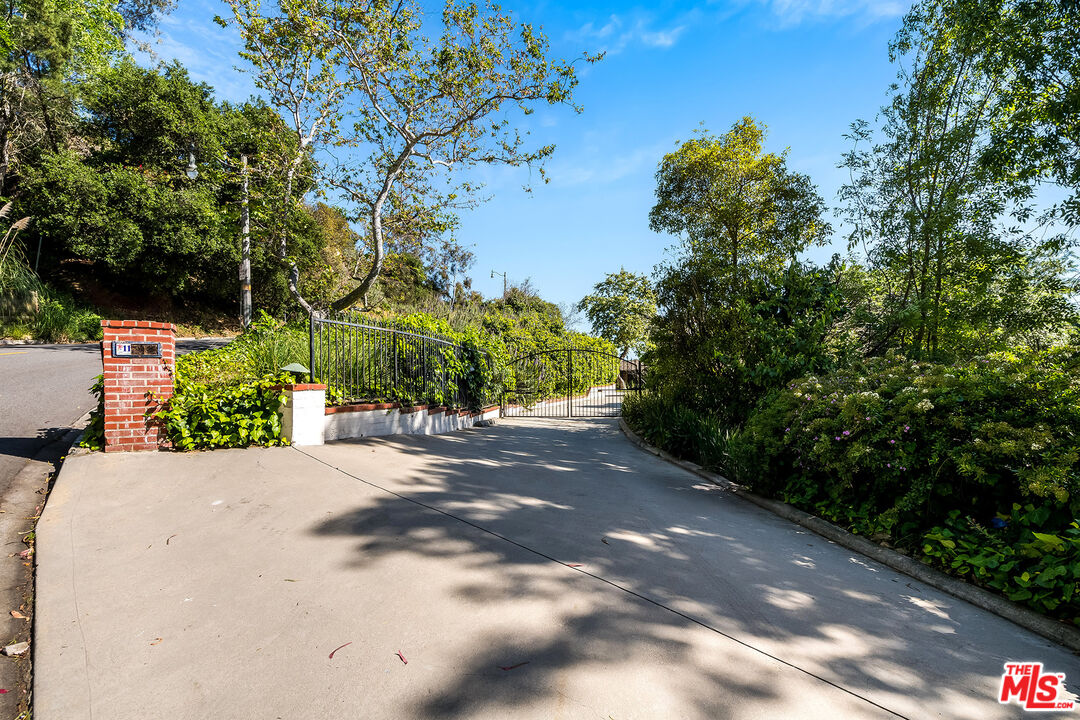 11222 Bellagio Rd
