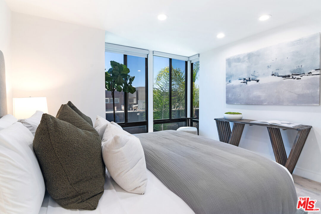 1033 Carol Dr Unit: T13