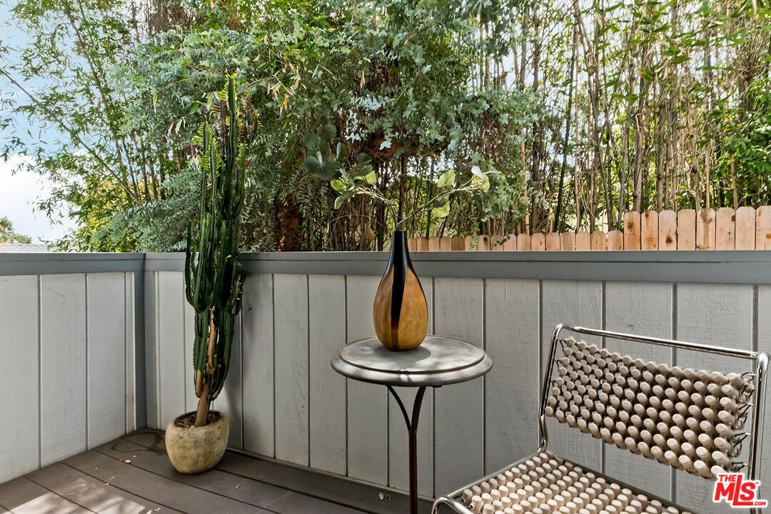 1133 N Clark St Unit: 103