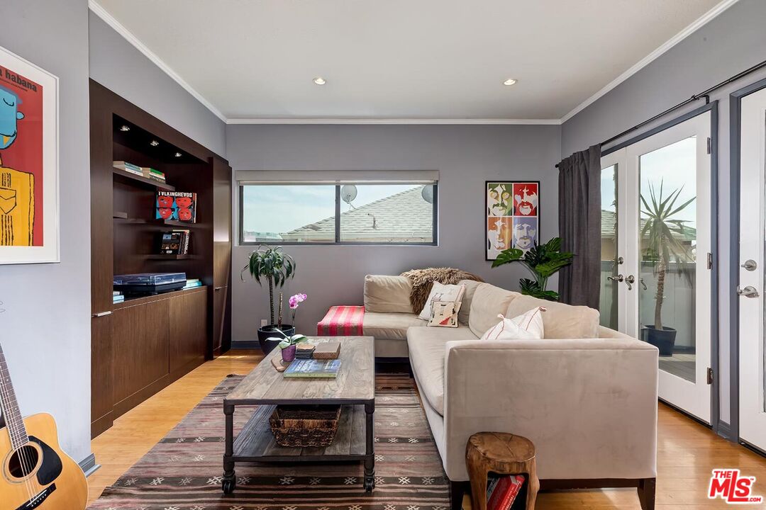 1133 N Clark St Unit: 103