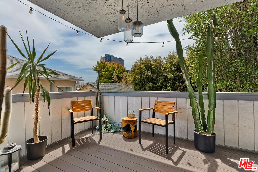 1133 N Clark St Unit: 103
