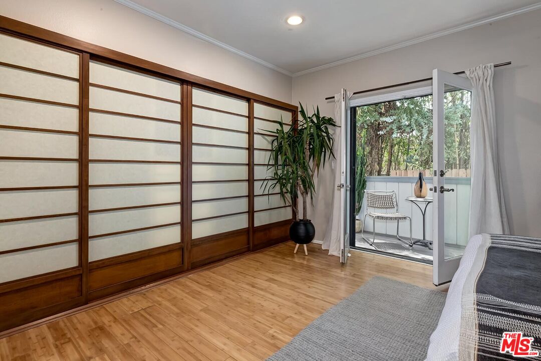 1133 N Clark St Unit: 103