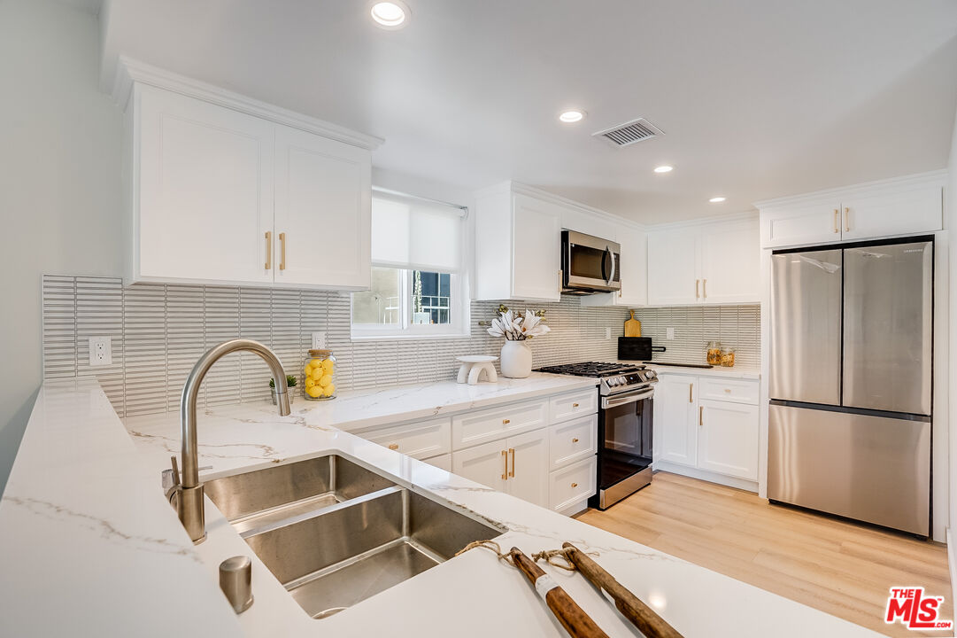 1470 Rexford Dr Unit: 207