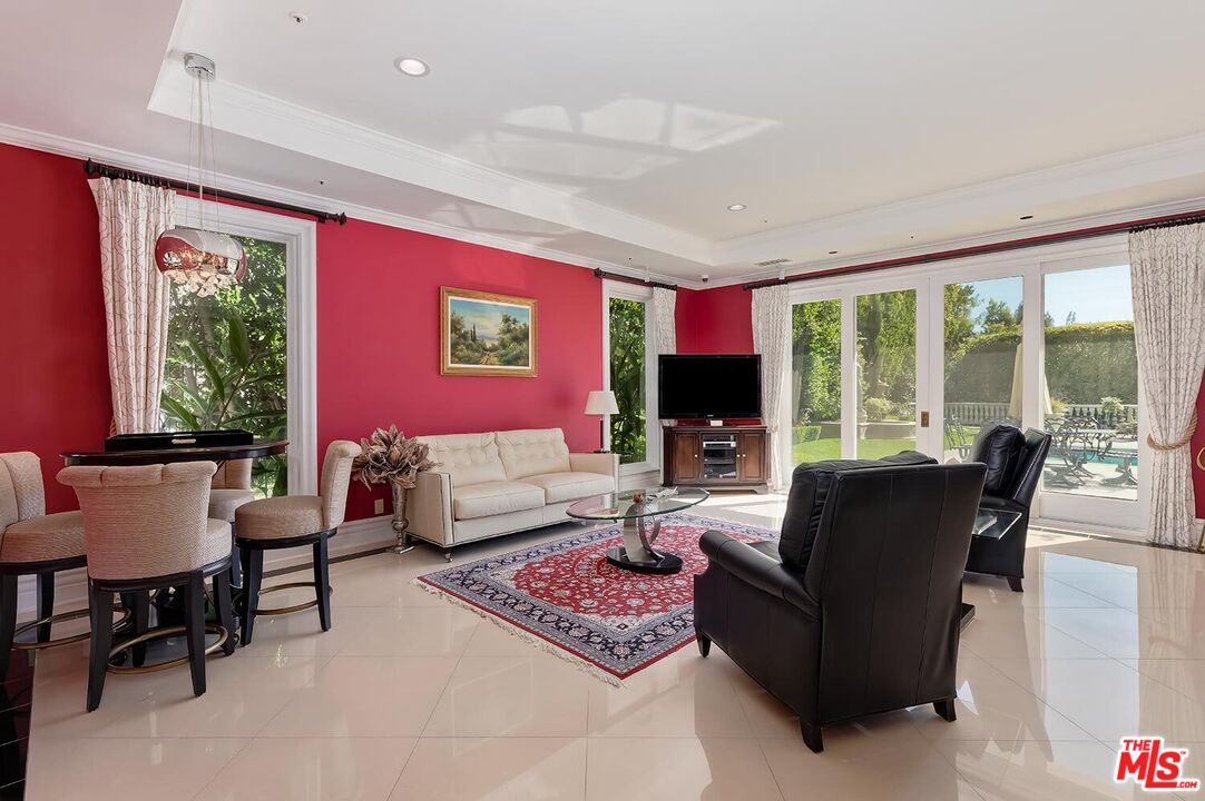 2327 Weybridge Ln
