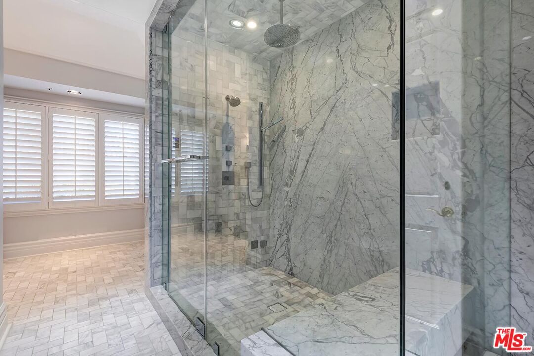 2327 Weybridge Ln