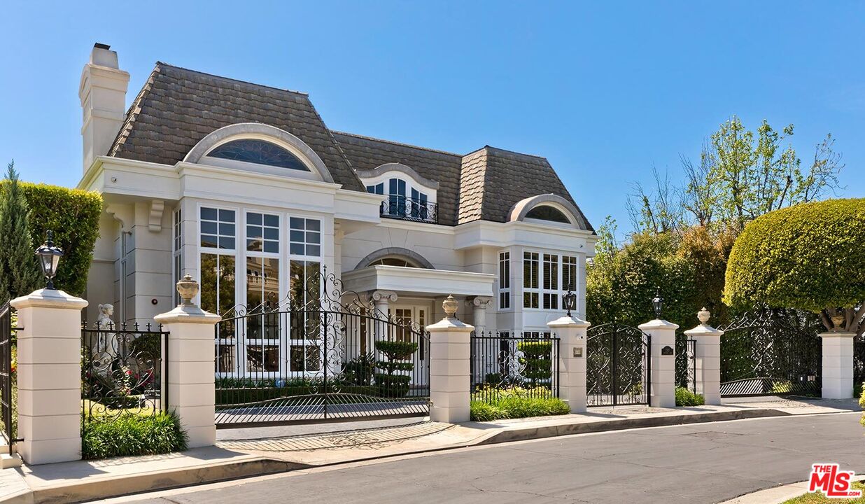 2327 Weybridge Ln