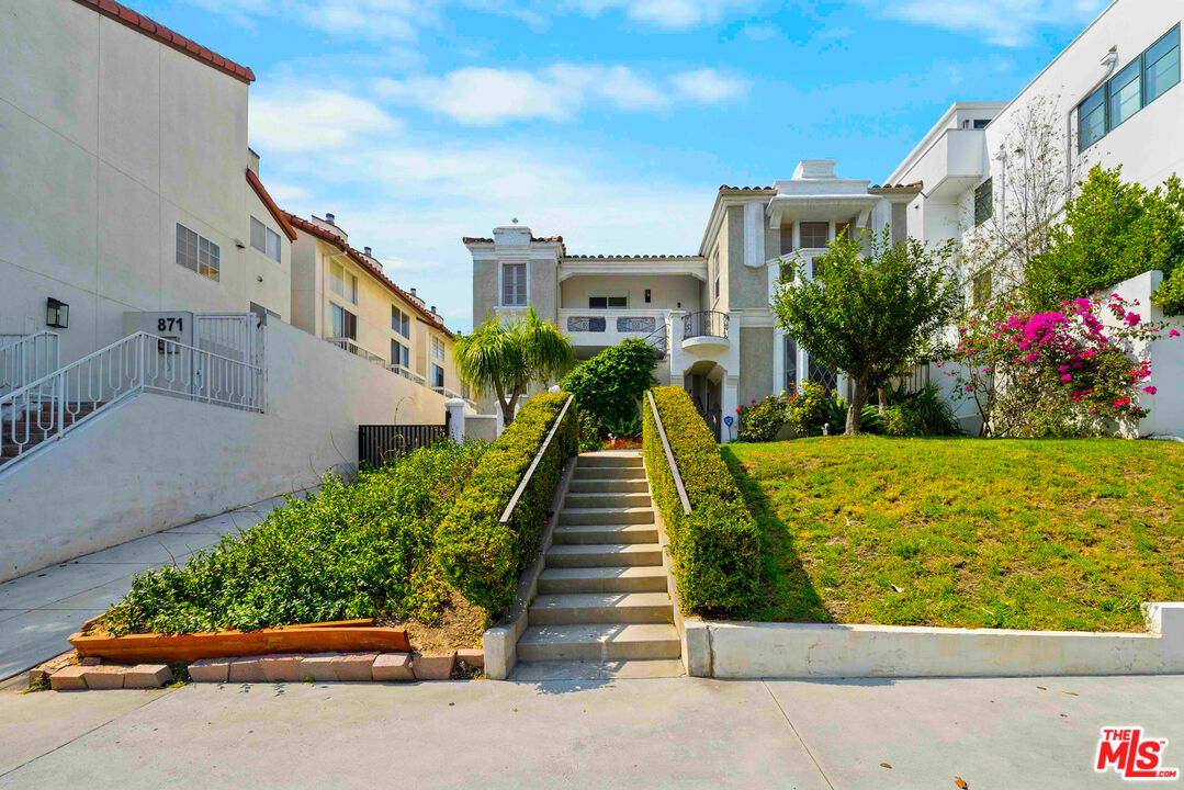 865 S Lucerne Blvd