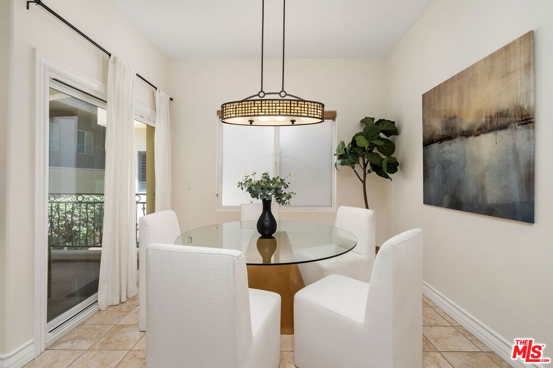 4125 W Hood Ave Unit: 102