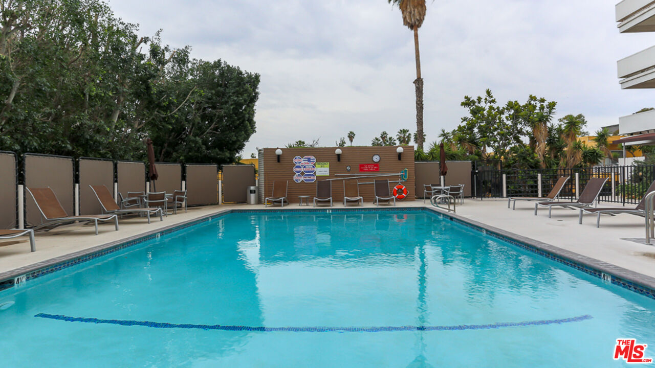 7250 Franklin Ave Unit: 1112