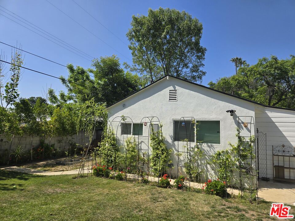 6909 Texhoma Ave