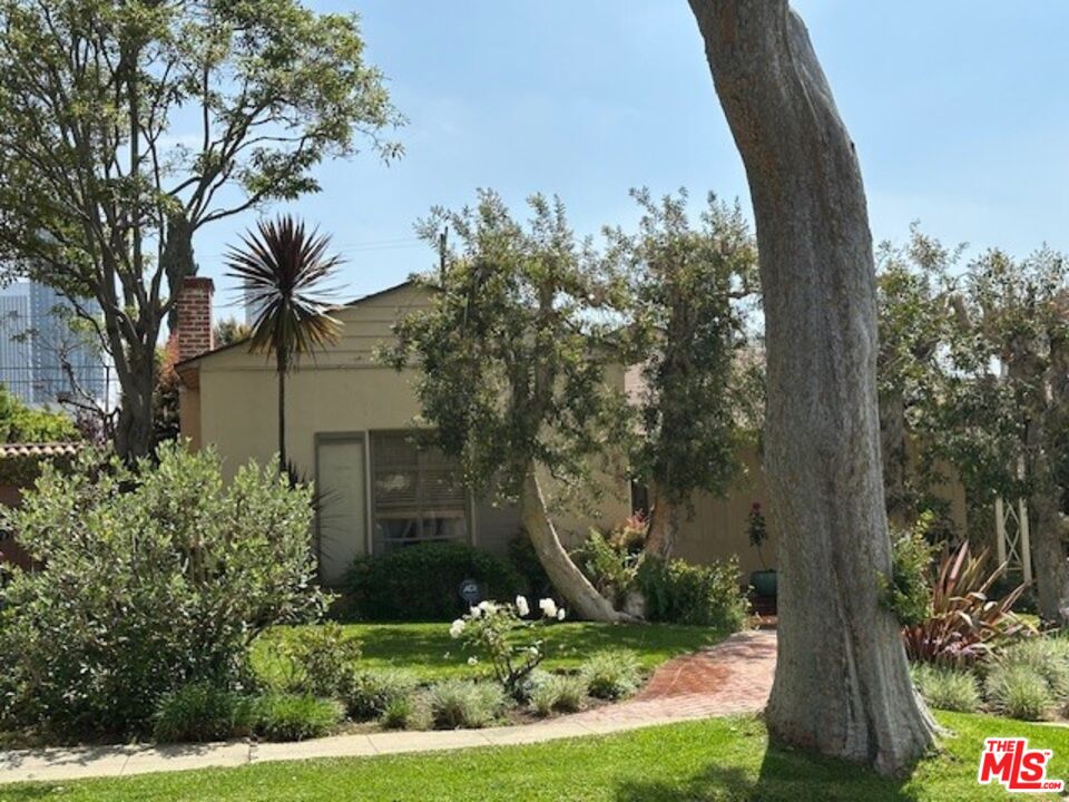 1926 Thayer Ave