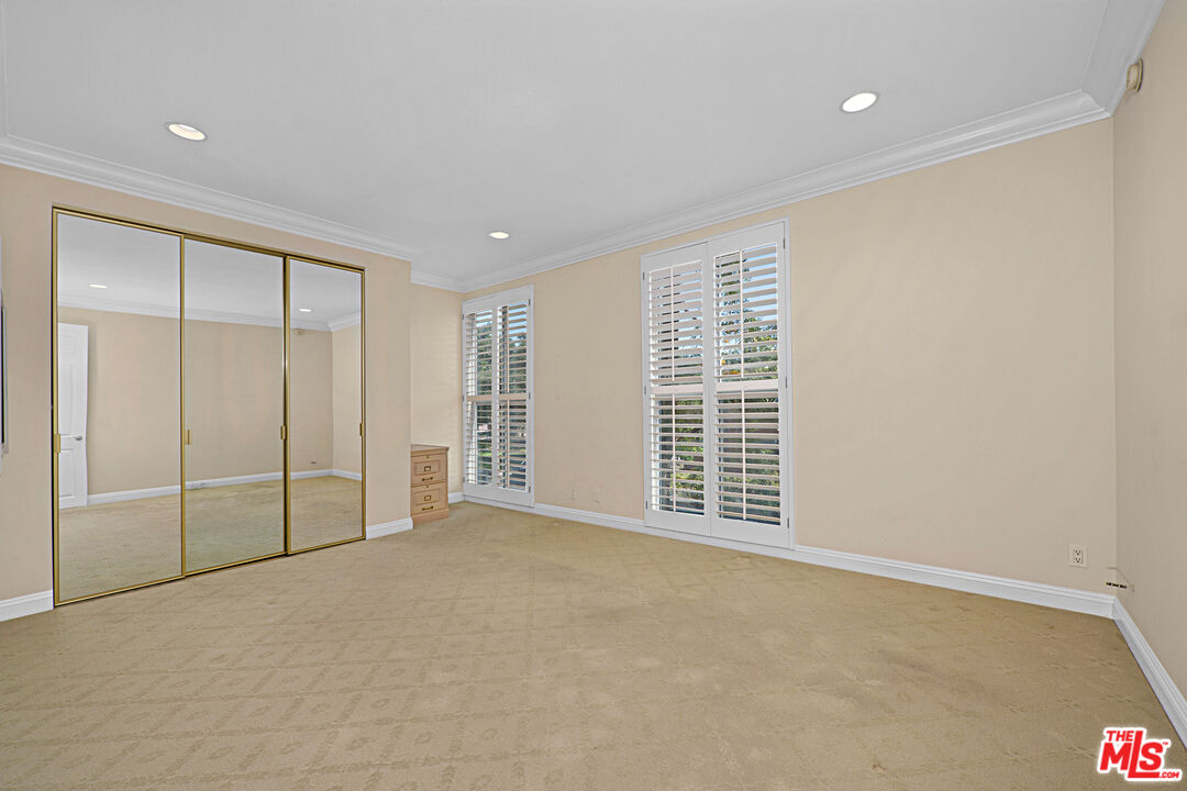 4949 Genesta Ave Unit: 306