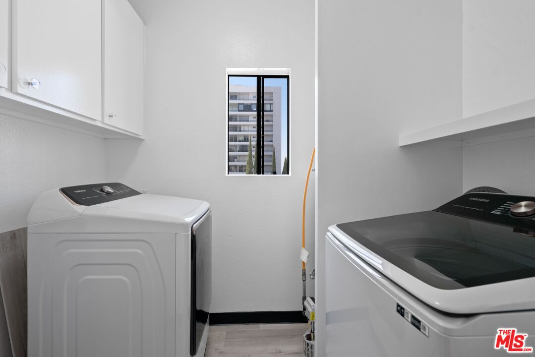 1140 Alta Loma Rd Unit: 201