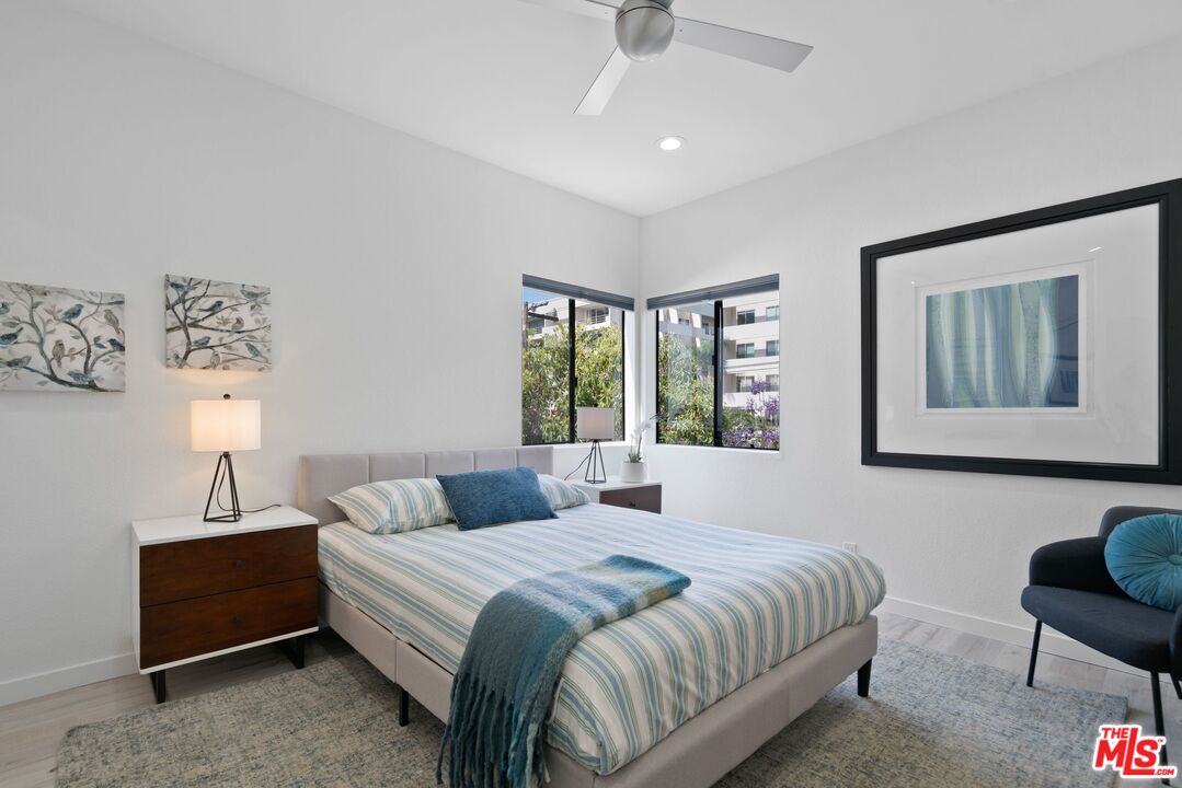 1140 Alta Loma Rd Unit: 201