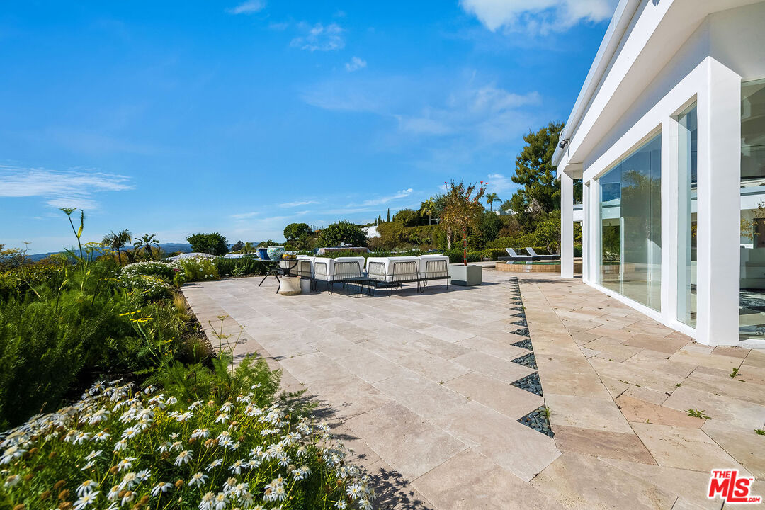 580 Chalette Dr