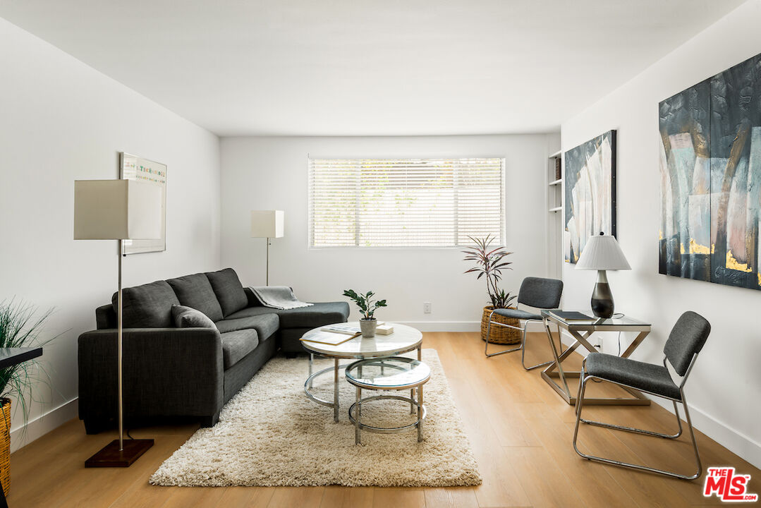 14106 Dickens St Unit: 105