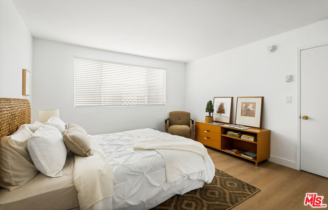 14106 Dickens St Unit: 105