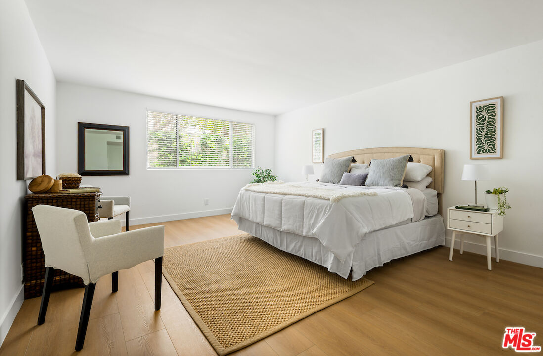 14106 Dickens St Unit: 105