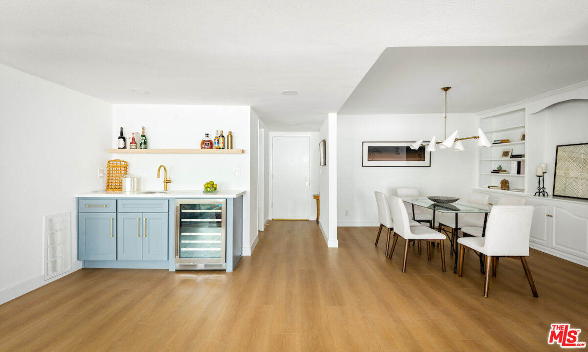 14106 Dickens St Unit: 105