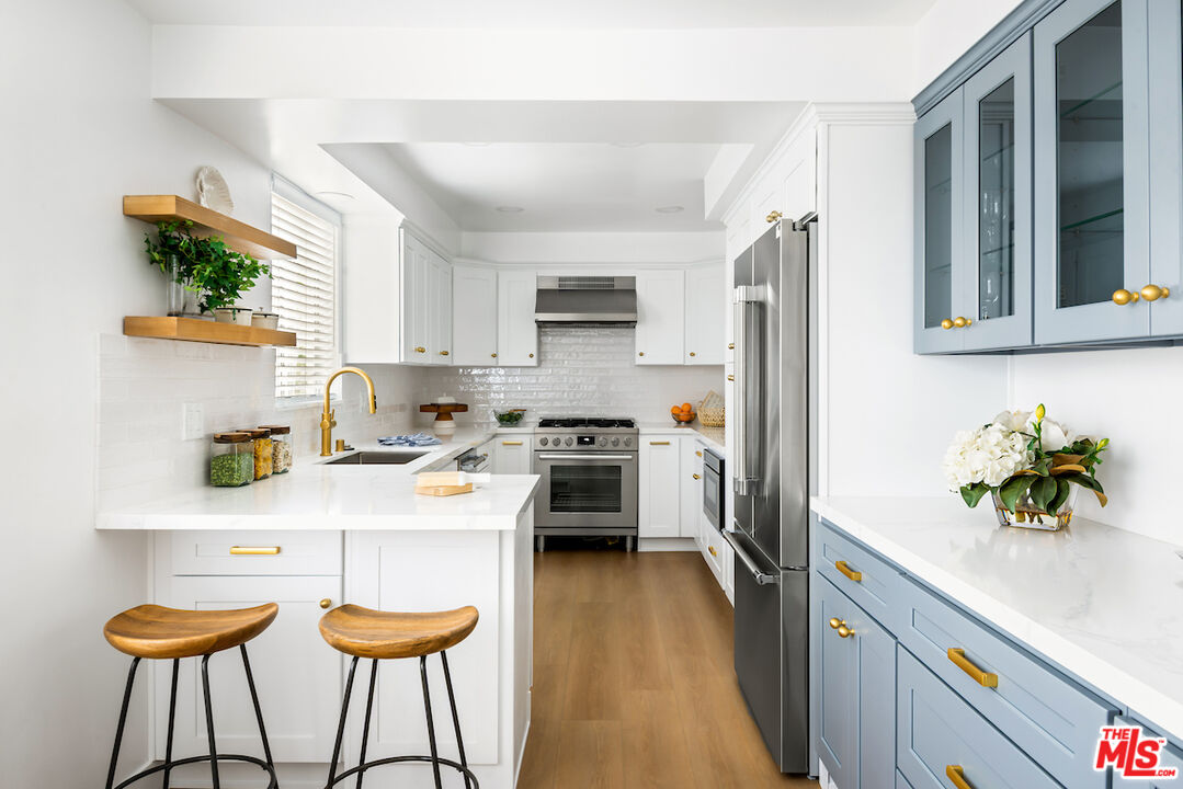 14106 Dickens St Unit: 105