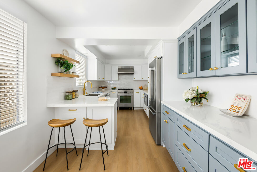 14106 Dickens St Unit: 105