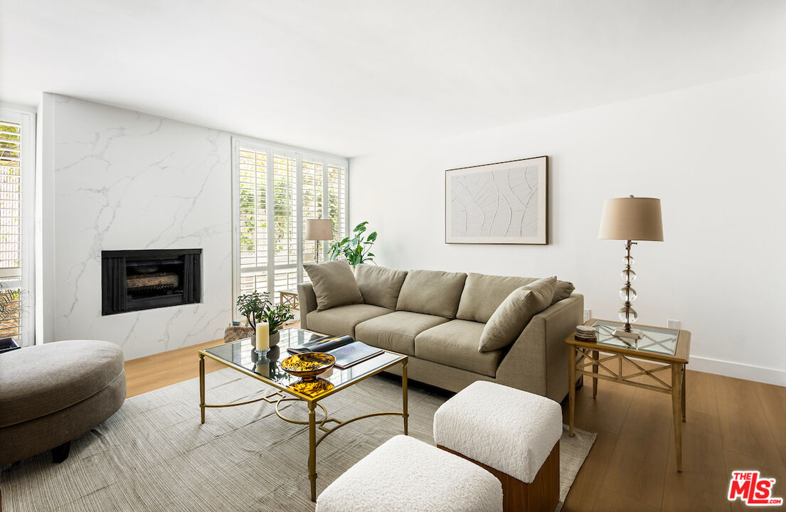 14106 Dickens St Unit: 105