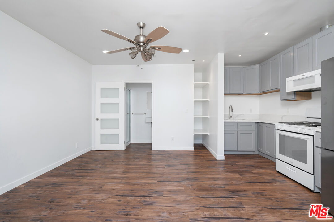 13032 Glamis St