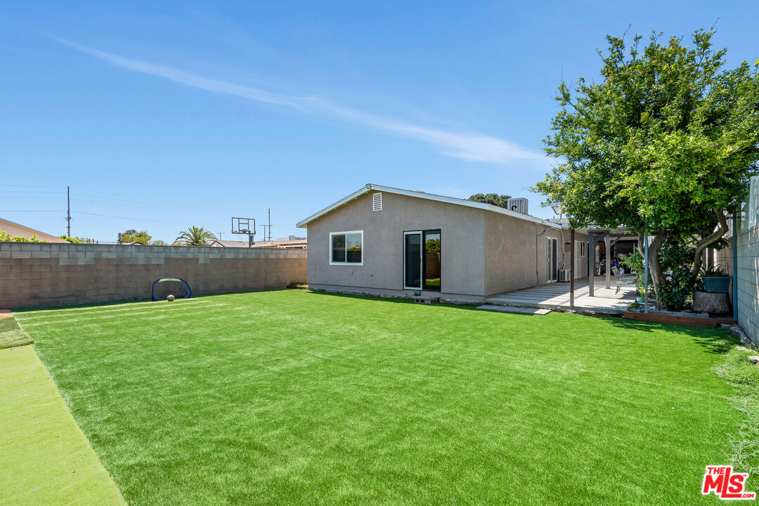 13032 Glamis St