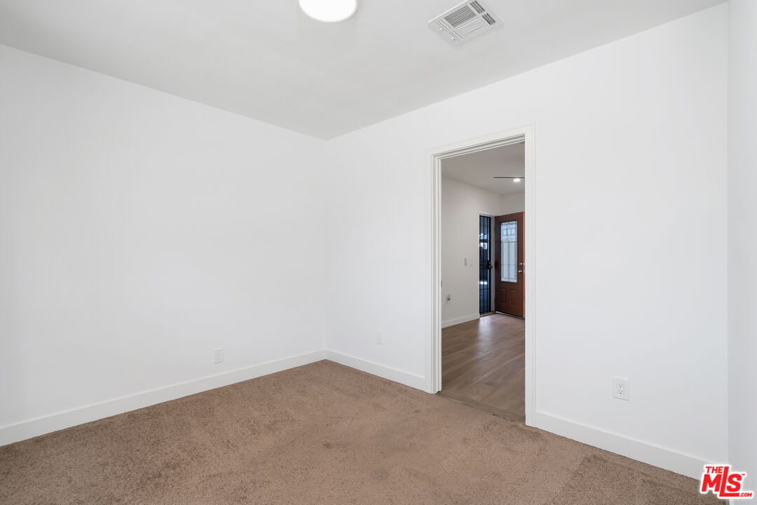 13032 Glamis St