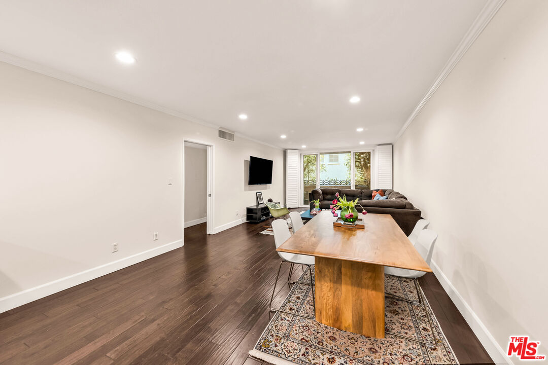 15248 Dickens St Unit: 103
