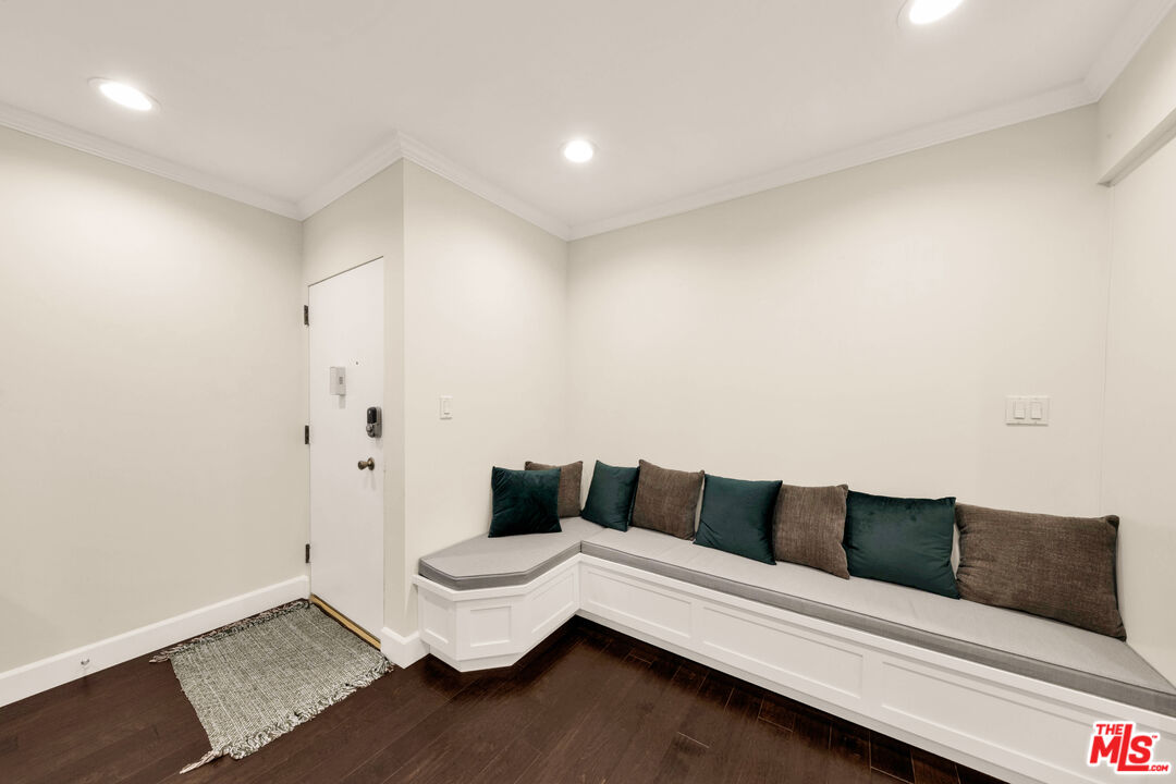 15248 Dickens St Unit: 103