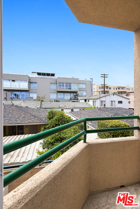 1527 9th St Unit: 202