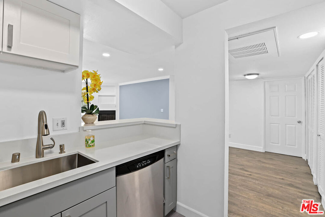 1527 9th St Unit: 202