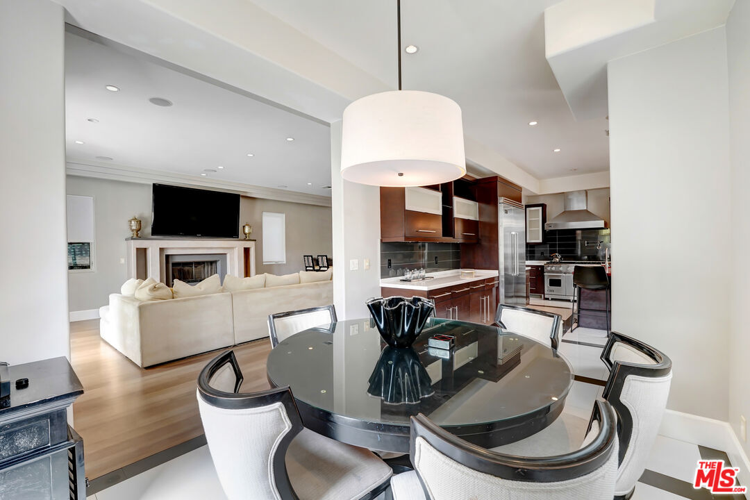 841 N CRESCENT HEIGHTS Blvd