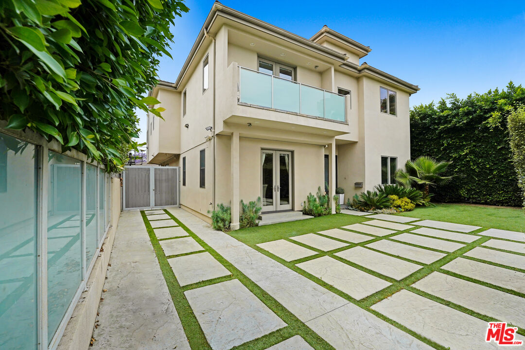 841 N CRESCENT HEIGHTS Blvd