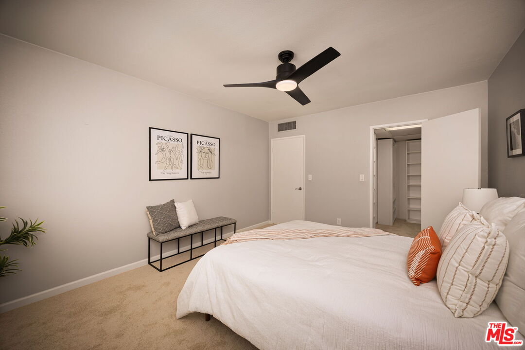 927 N Kings Rd Unit: 306