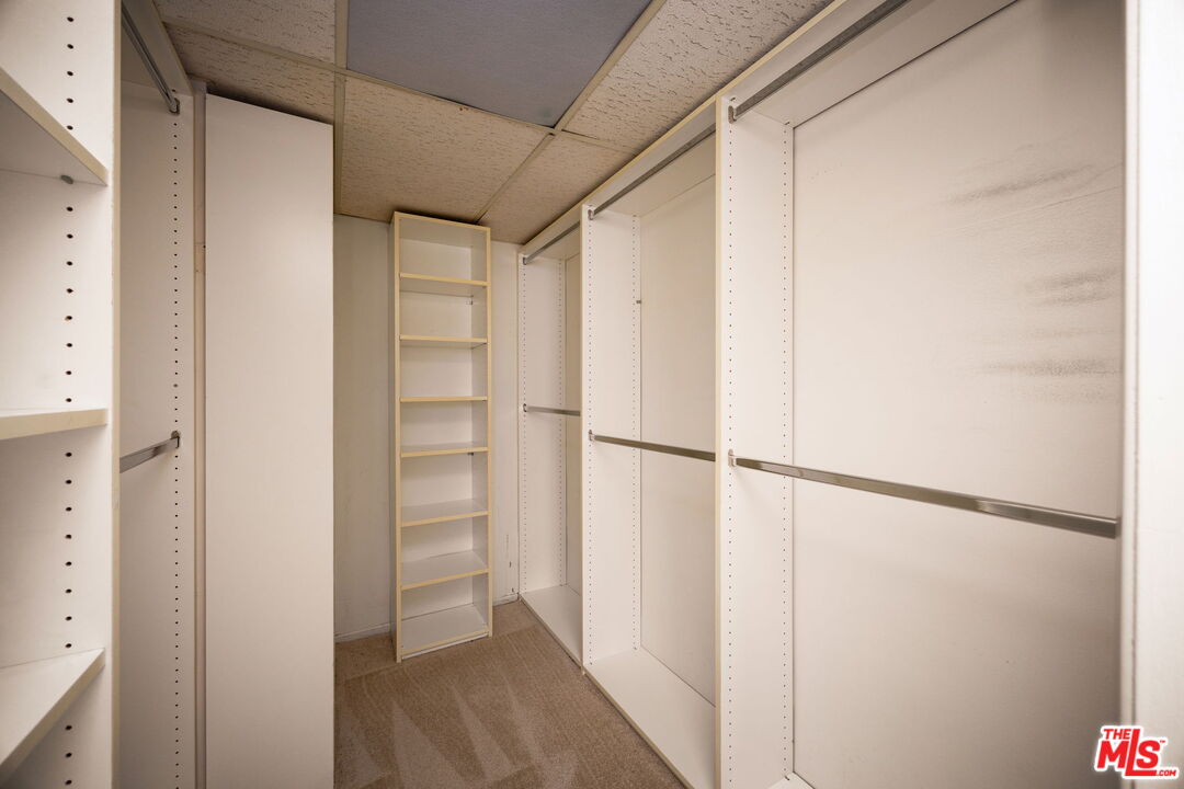 927 N Kings Rd Unit: 306