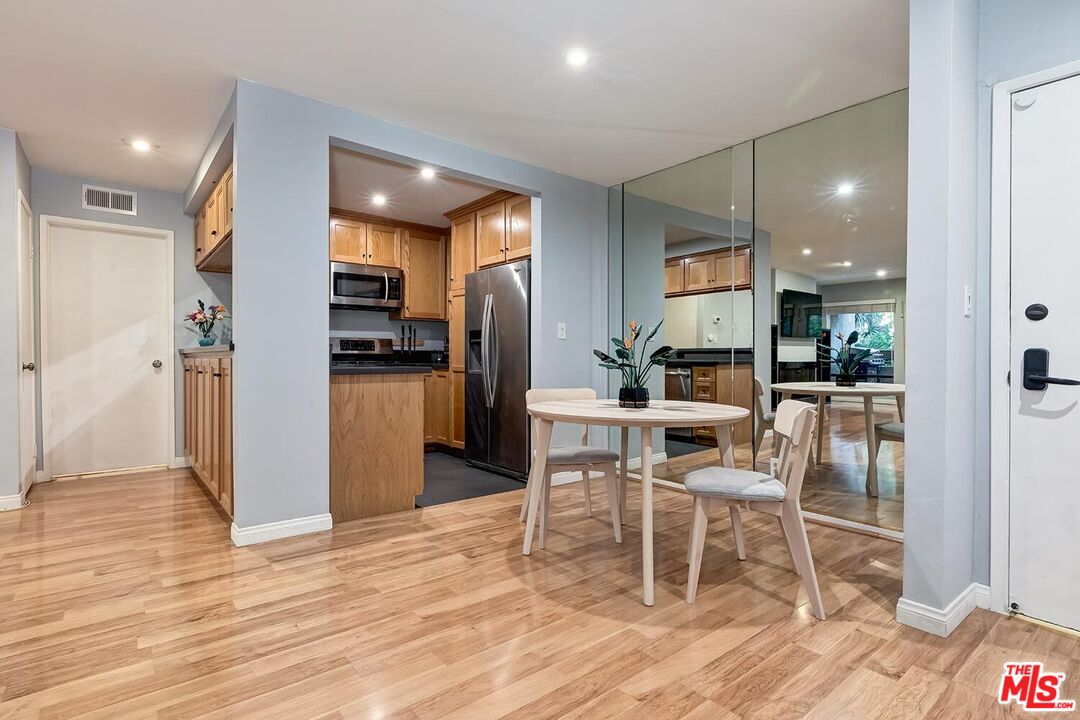 950 N Kings Rd Unit: 139