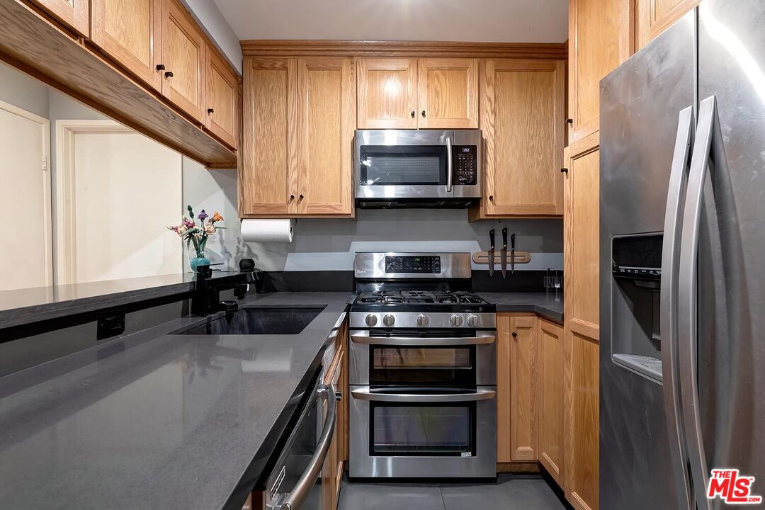 950 N Kings Rd Unit: 139