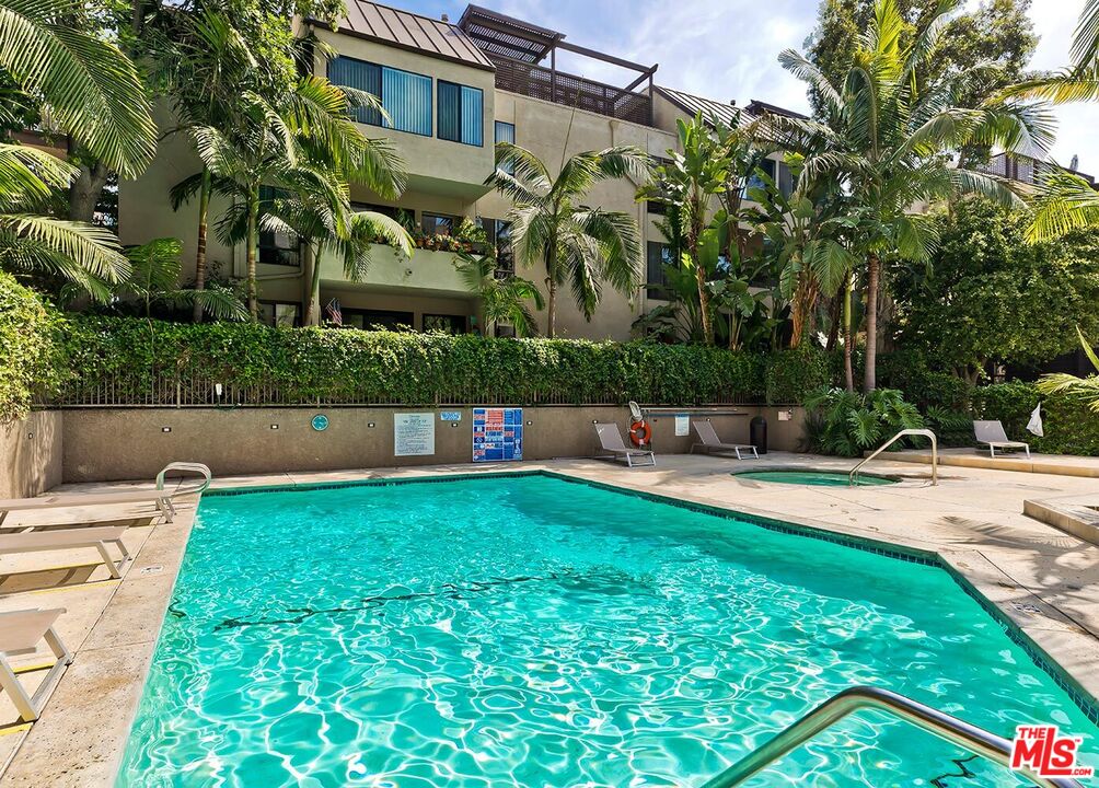 950 N Kings Rd Unit: 139