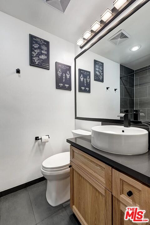 950 N Kings Rd Unit: 139