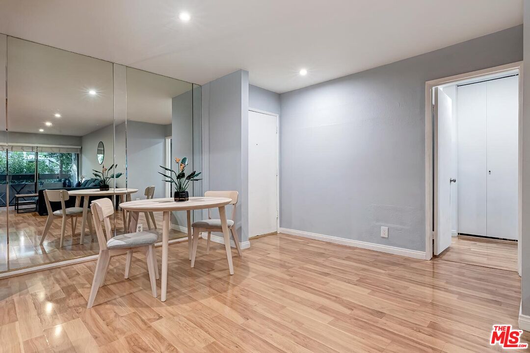 950 N Kings Rd Unit: 139