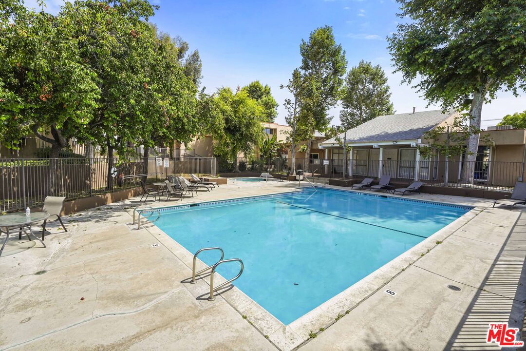 10331 Lindley Ave Unit: 218