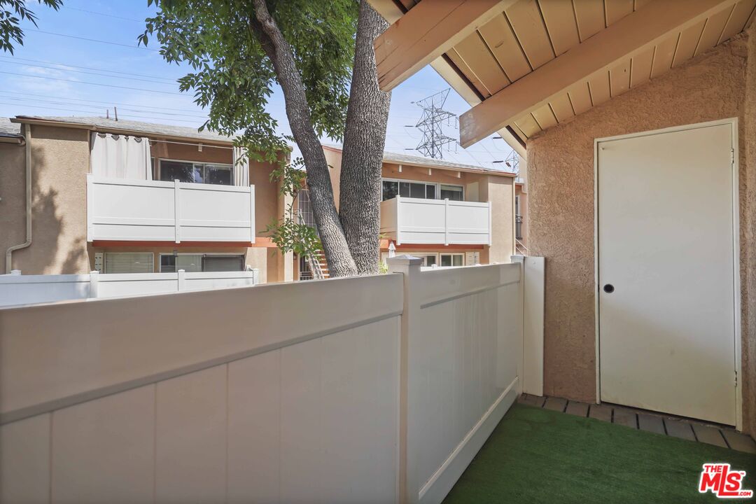 10331 Lindley Ave Unit: 218