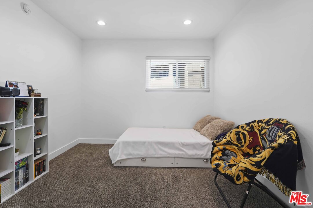 10331 Lindley Ave Unit: 218